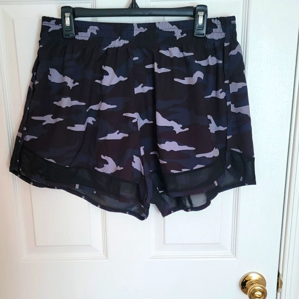 Women's Camo Shorts Size 1x